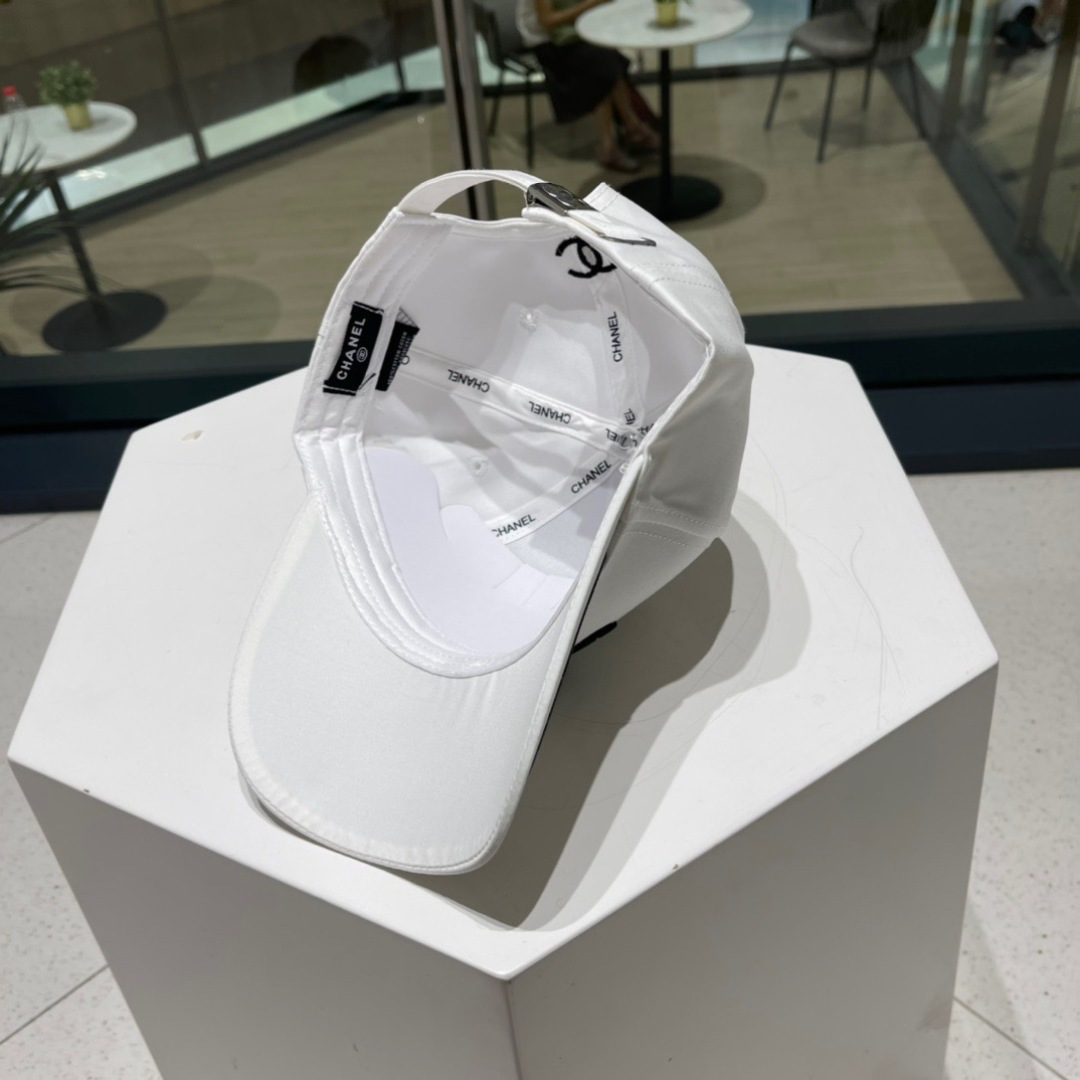   CHANEL香奈儿】新款简约刺绣logo棒球帽，新款出货，大牌款超好搭配，赶紧入手！