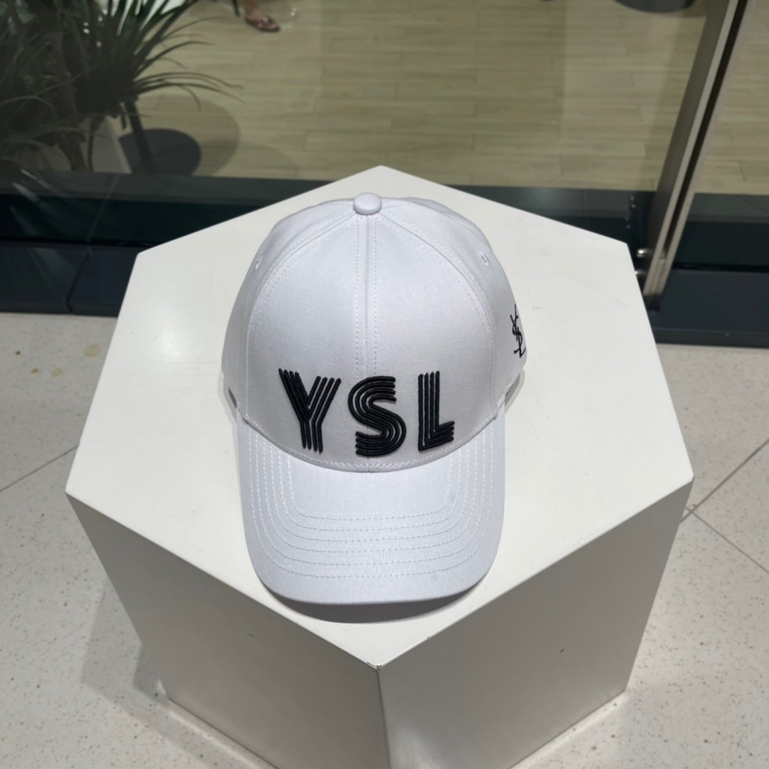  YSL圣罗兰纯棉棒球帽
这款真心好看呀！刺绣YSL标志，时尚百搭有质感！
时髦精不要错过！