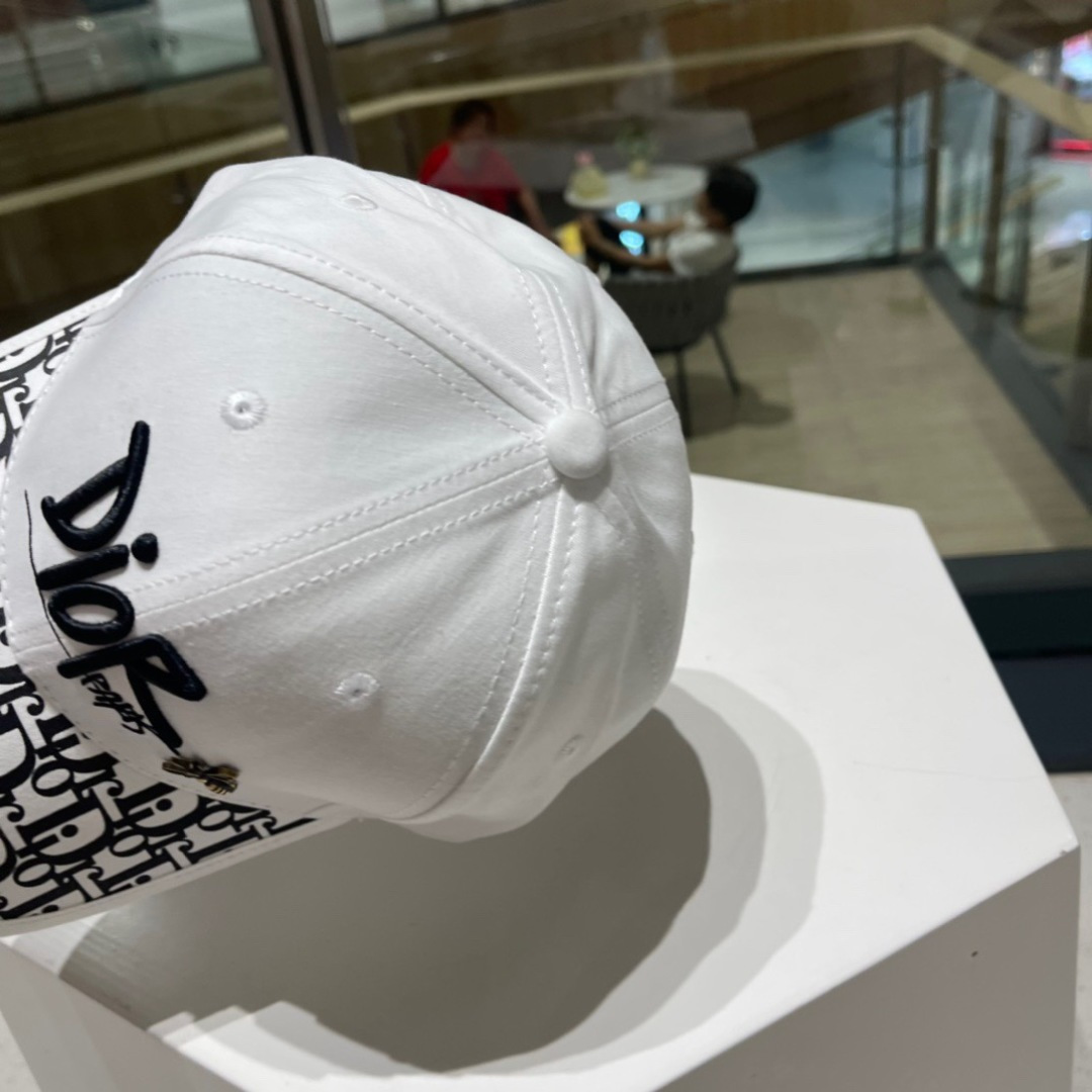 🧢Dior迪奥棒球帽🧢 高版本😋简约大气，防晒，时尚两不误，百搭款