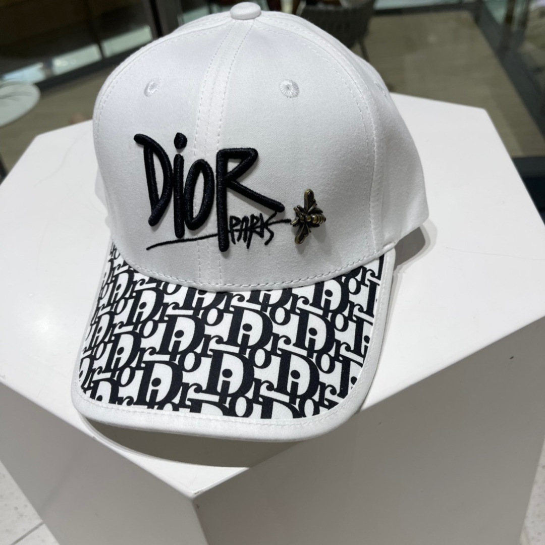 🧢Dior迪奥棒球帽🧢 高版本😋简约大气，防晒，时尚两不误，百搭款