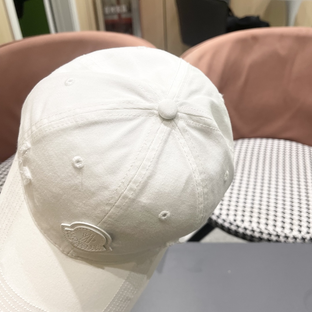  Moncler蒙口2025新款小破洞棒球帽，质量超赞，基础头围56，贴片可调节。