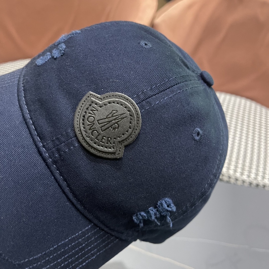  Moncler蒙口2025新款小破洞棒球帽，质量超赞，基础头围56，贴片可调节。