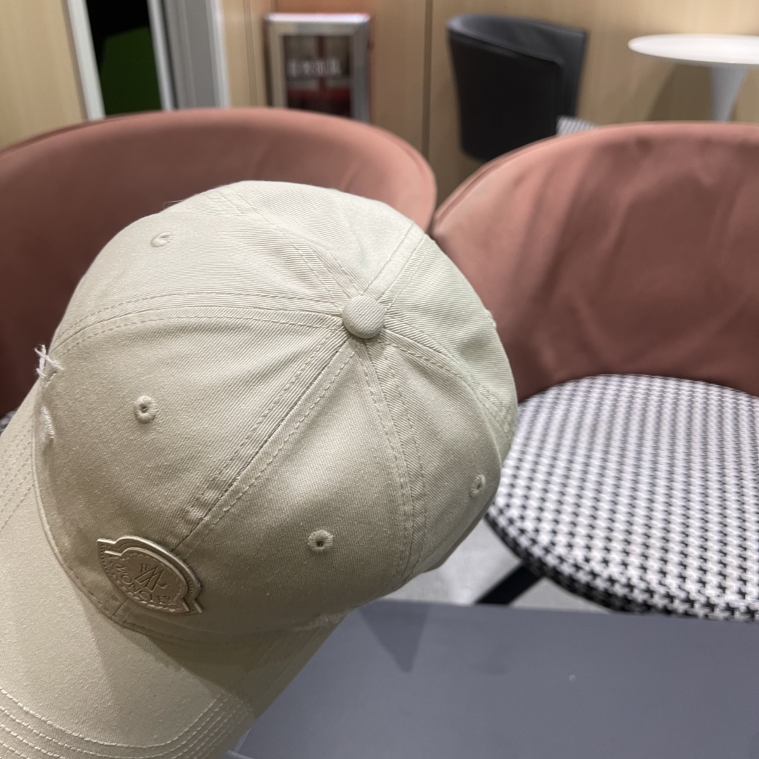  Moncler蒙口2025新款小破洞棒球帽，质量超赞，基础头围56，贴片可调节。