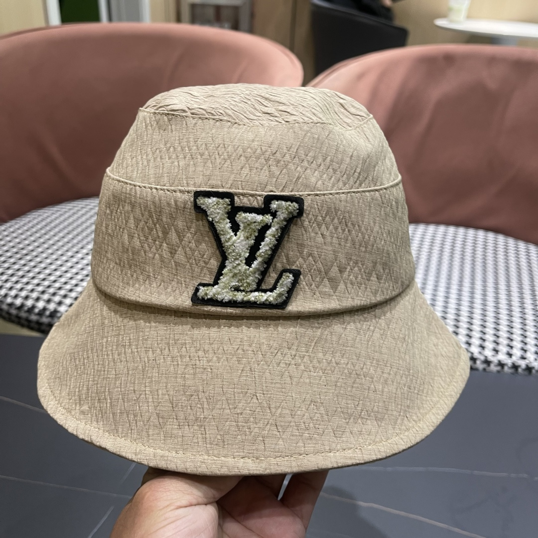  LV渔夫帽新款路易威登蝴蝶结渔夫帽🧢 火爆出货，百搭单品🥰随便搭配都很好看 质量超赞👍 时尚百搭