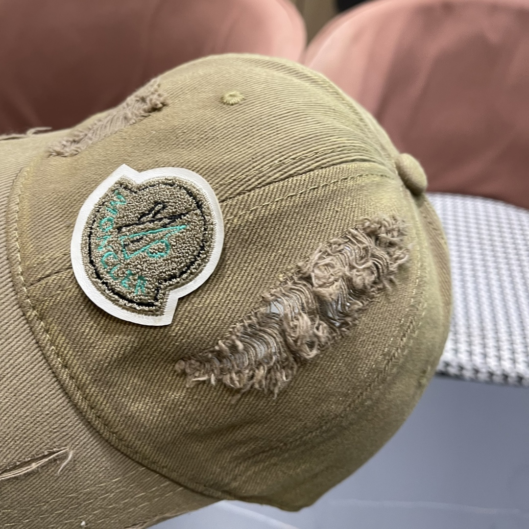  蒙口MONCLER新款破洞棒球帽，时尚炸街单品，风格很OK，高品质舒适透气，