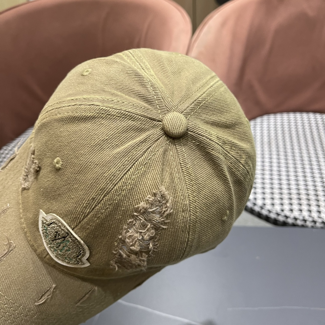  蒙口MONCLER新款破洞棒球帽，时尚炸街单品，风格很OK，高品质舒适透气，