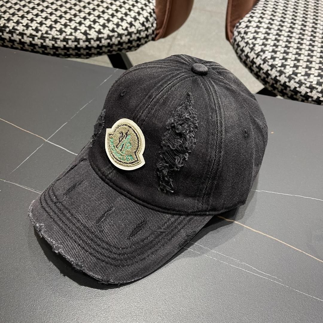  蒙口MONCLER新款破洞棒球帽，时尚炸街单品，风格很OK，高品质舒适透气，