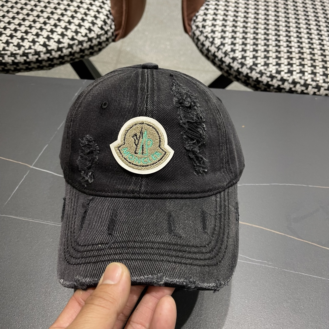  蒙口MONCLER新款破洞棒球帽，时尚炸街单品，风格很OK，高品质舒适透气，