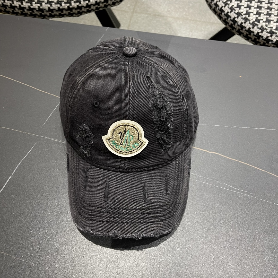 蒙口MONCLER新款破洞棒球帽，时尚炸街单品，风格很OK，高品质舒适透气，