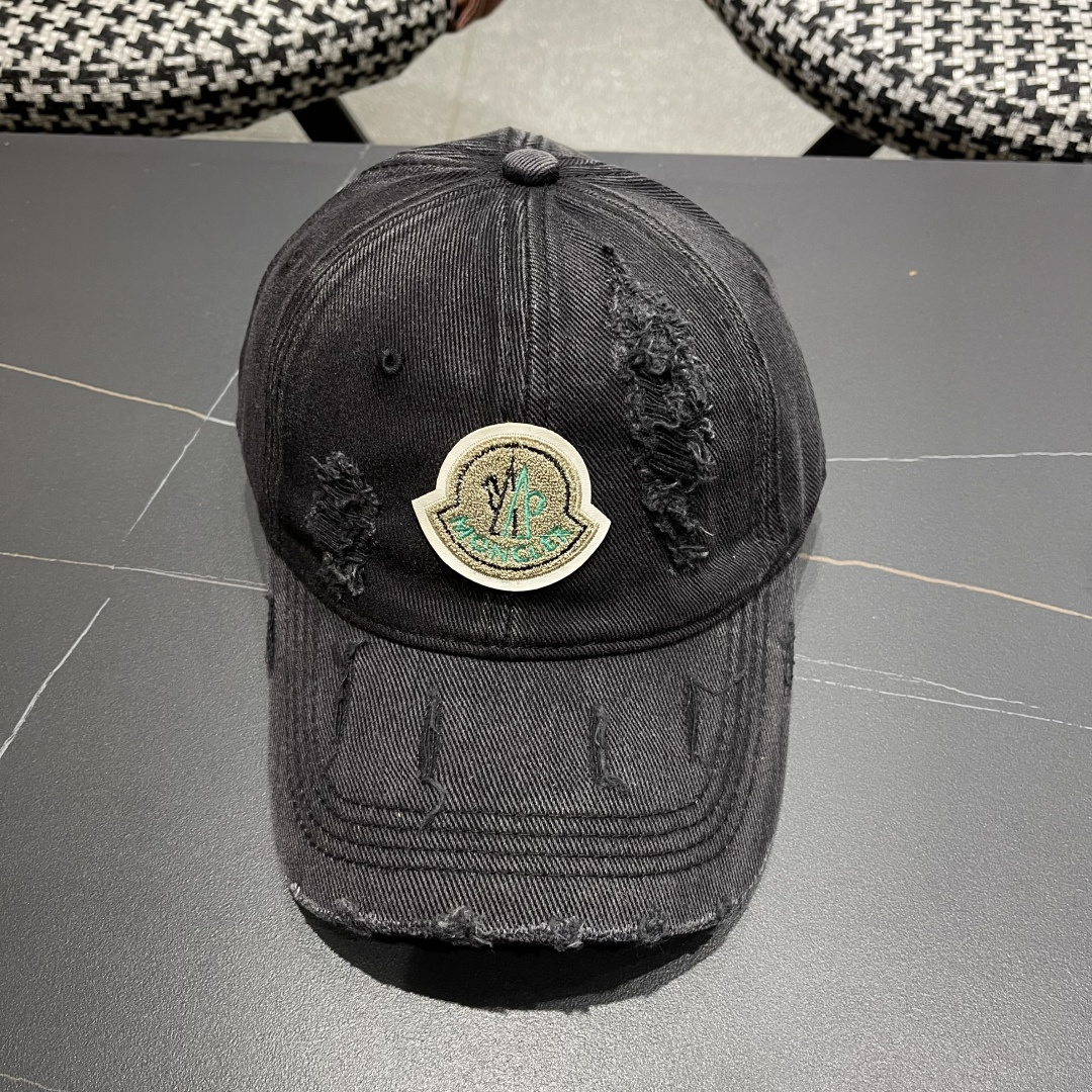  蒙口MONCLER新款破洞棒球帽，时尚炸街单品，风格很OK，高品质舒适透气，
