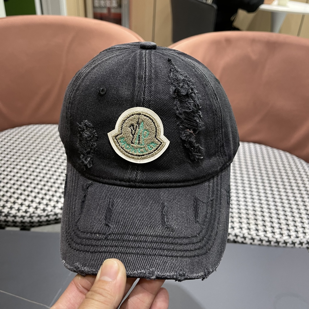  蒙口MONCLER新款破洞棒球帽，时尚炸街单品，风格很OK，高品质舒适透气，