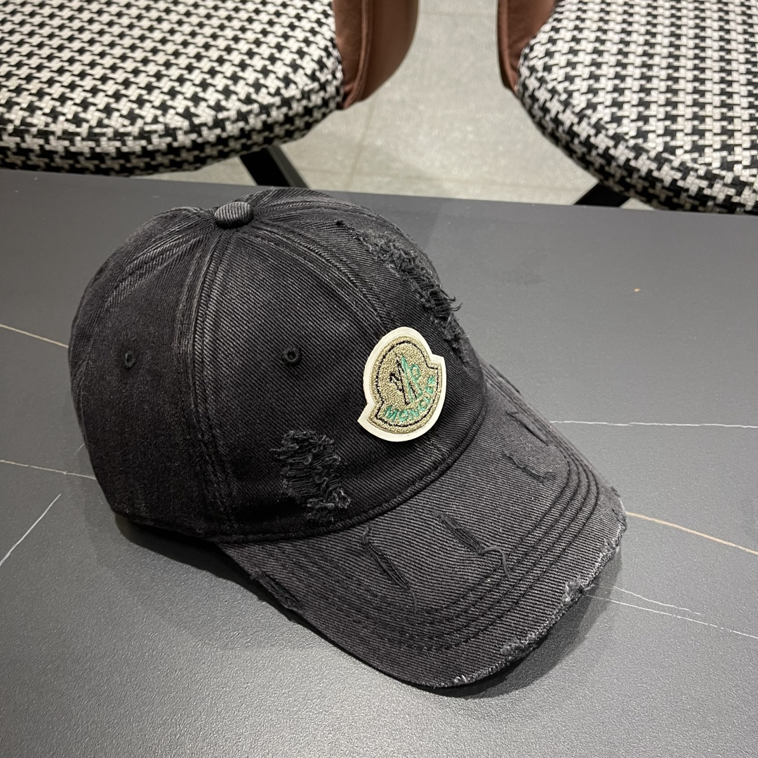  蒙口MONCLER新款破洞棒球帽，时尚炸街单品，风格很OK，高品质舒适透气，