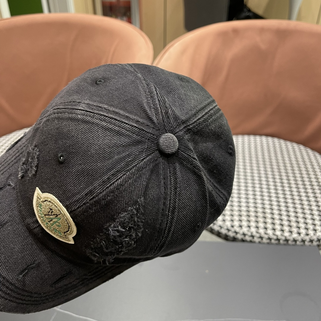  蒙口MONCLER新款破洞棒球帽，时尚炸街单品，风格很OK，高品质舒适透气，