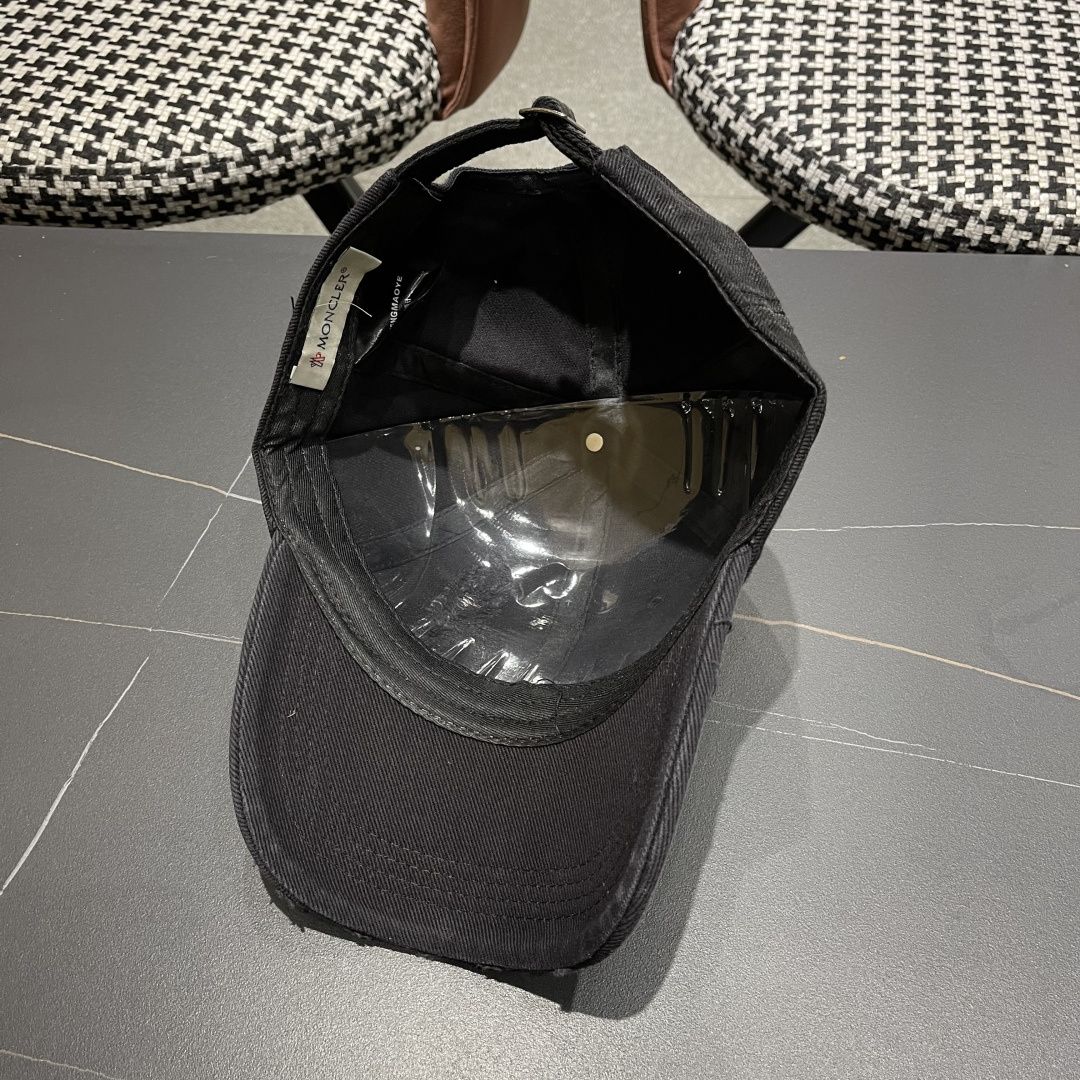  蒙口MONCLER新款破洞棒球帽，时尚炸街单品，风格很OK，高品质舒适透气，