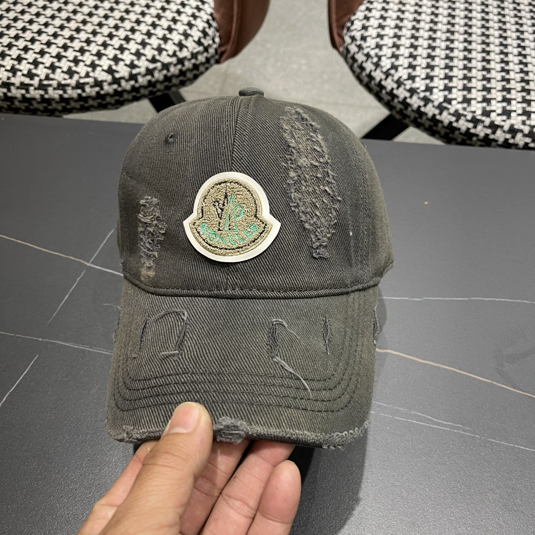  蒙口MONCLER新款破洞棒球帽，时尚炸街单品，风格很OK，高品质舒适透气，