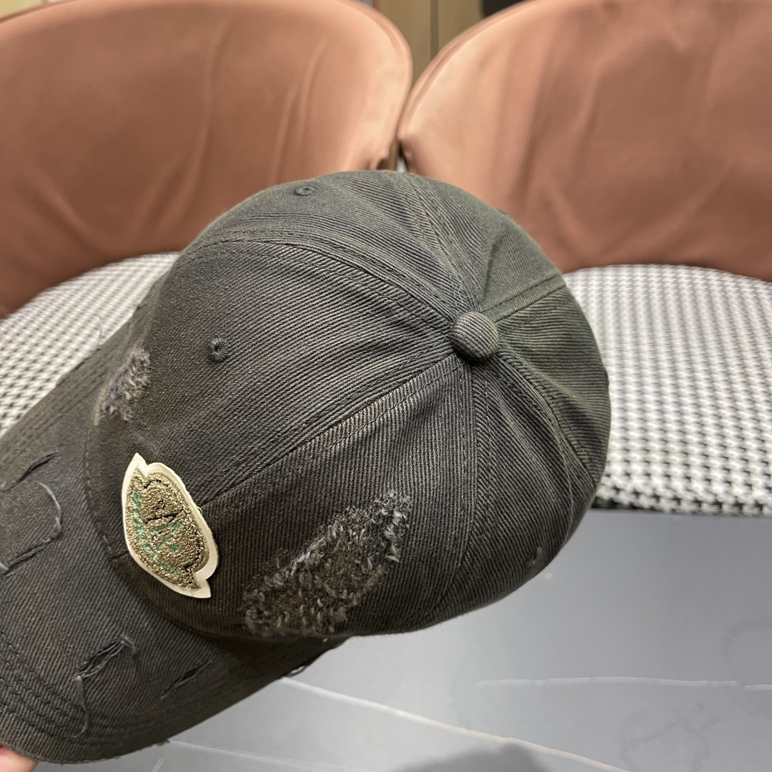 蒙口MONCLER新款破洞棒球帽，时尚炸街单品，风格很OK，高品质舒适透气，
