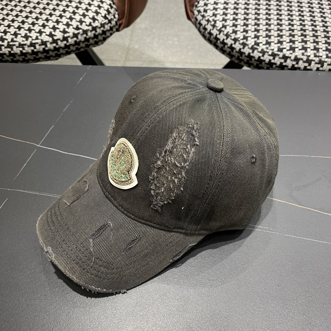 蒙口MONCLER新款破洞棒球帽，时尚炸街单品，风格很OK，高品质舒适透气，