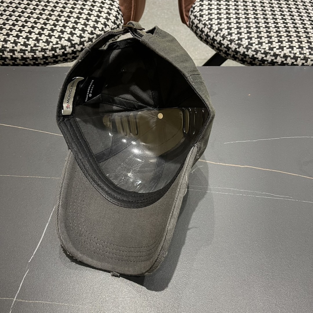  蒙口MONCLER新款破洞棒球帽，时尚炸街单品，风格很OK，高品质舒适透气，
