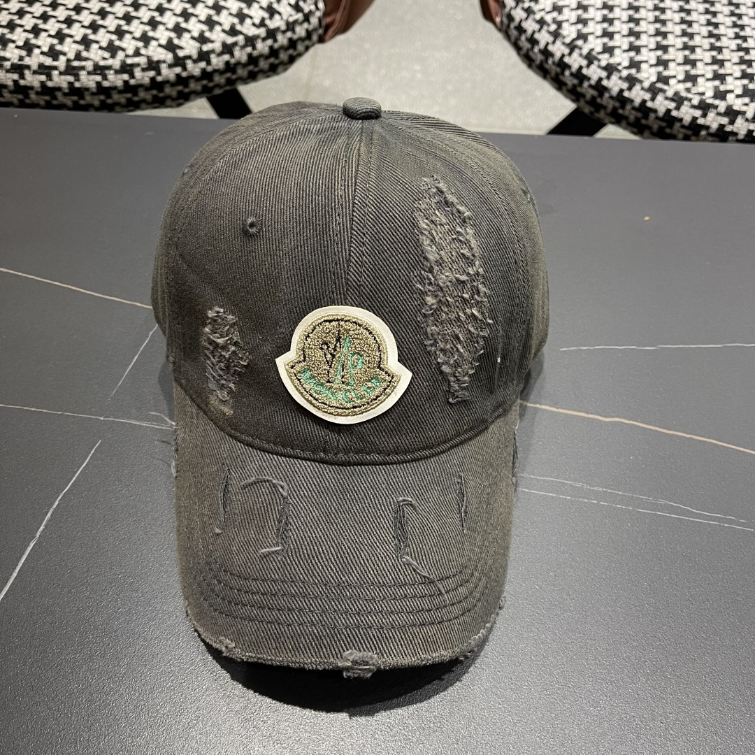  蒙口MONCLER新款破洞棒球帽，时尚炸街单品，风格很OK，高品质舒适透气，