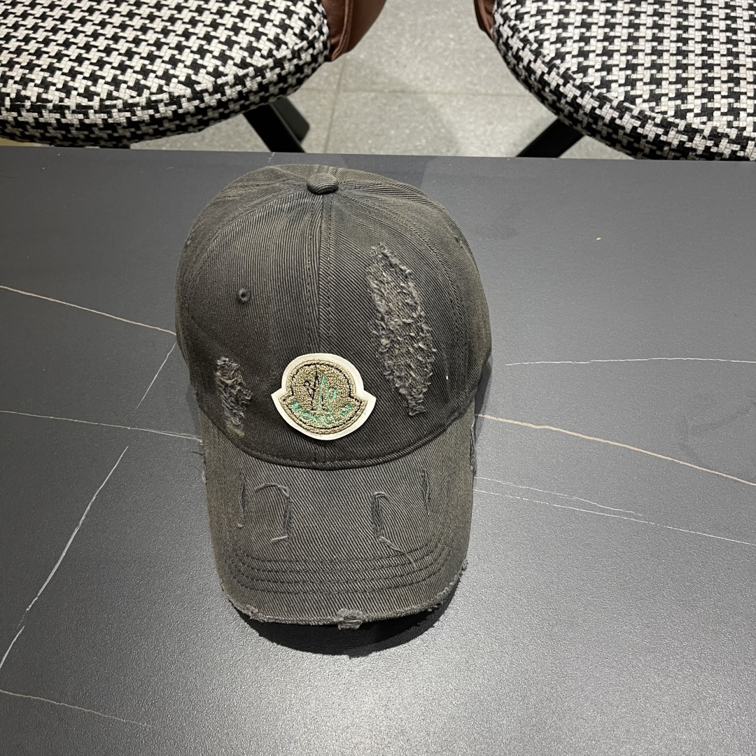  蒙口MONCLER新款破洞棒球帽，时尚炸街单品，风格很OK，高品质舒适透气，