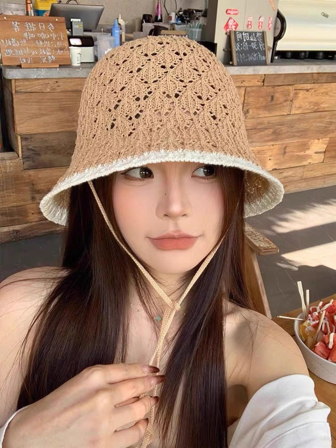  Pr@da 普拉达新款针织镂空渔夫帽，可甜可盐，桶帽巨遮脸超A的帽型，美妞别错过！