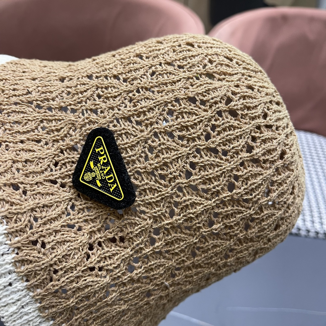  Pr@da 普拉达新款针织镂空渔夫帽，可甜可盐，桶帽巨遮脸超A的帽型，美妞别错过！