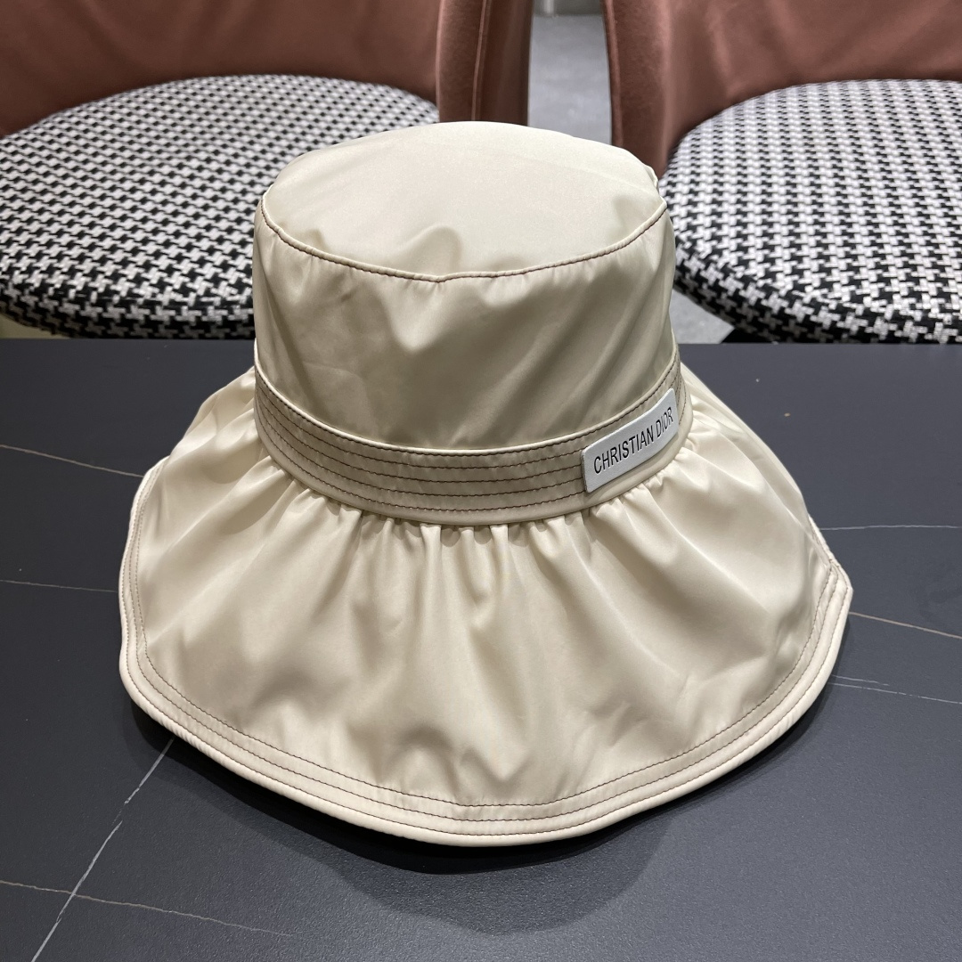 【DIOR迪奥】春夏季新款大帽檐渔夫帽，可折叠很好搭配，出街必备

