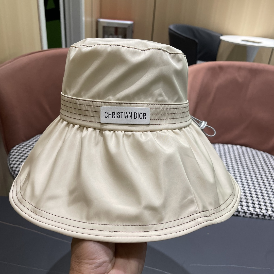 【DIOR迪奥】春夏季新款大帽檐渔夫帽，可折叠很好搭配，出街必备

