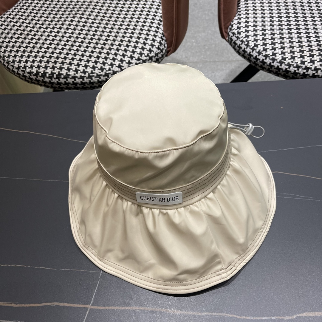 【DIOR迪奥】春夏季新款大帽檐渔夫帽，可折叠很好搭配，出街必备

