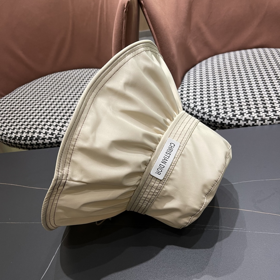 【DIOR迪奥】春夏季新款大帽檐渔夫帽，可折叠很好搭配，出街必备

