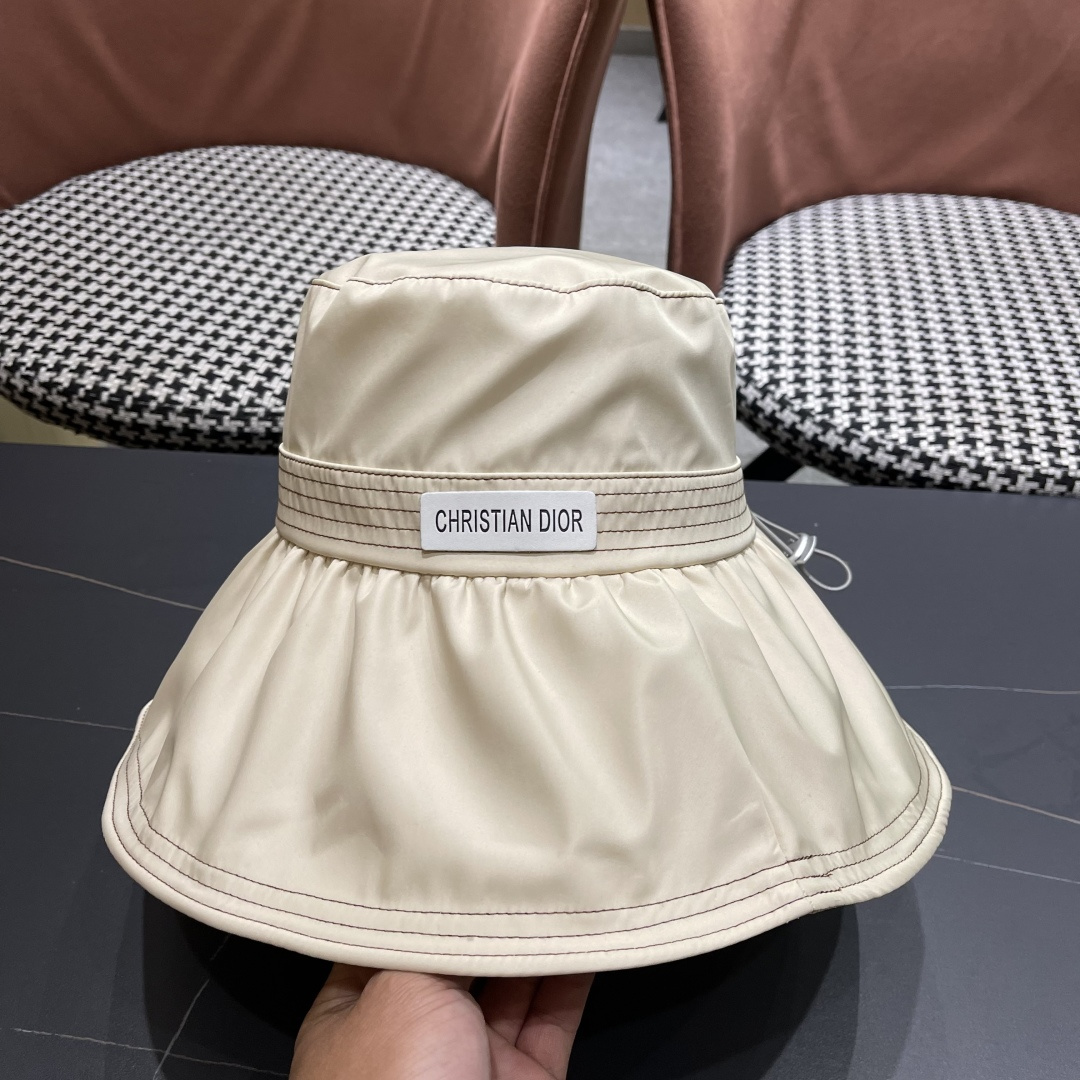 【DIOR迪奥】春夏季新款大帽檐渔夫帽，可折叠很好搭配，出街必备

