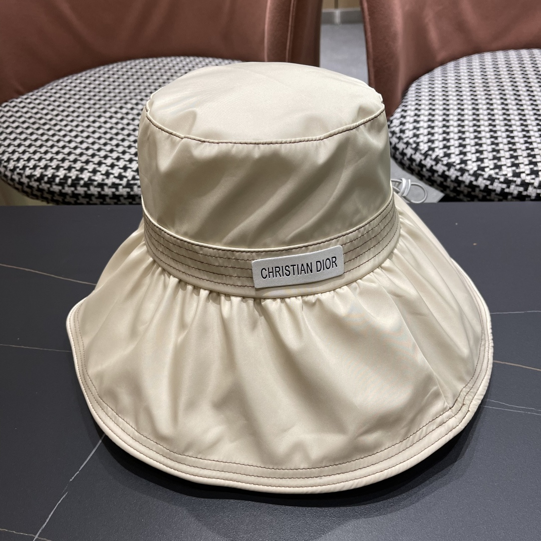 【DIOR迪奥】春夏季新款大帽檐渔夫帽，可折叠很好搭配，出街必备

