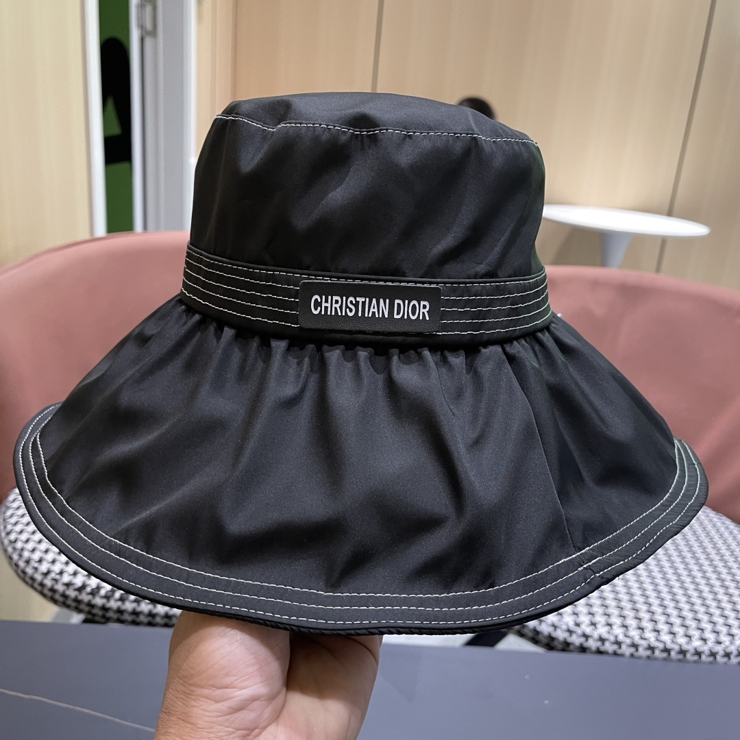 【DIOR迪奥】春夏季新款大帽檐渔夫帽，可折叠很好搭配，出街必备

