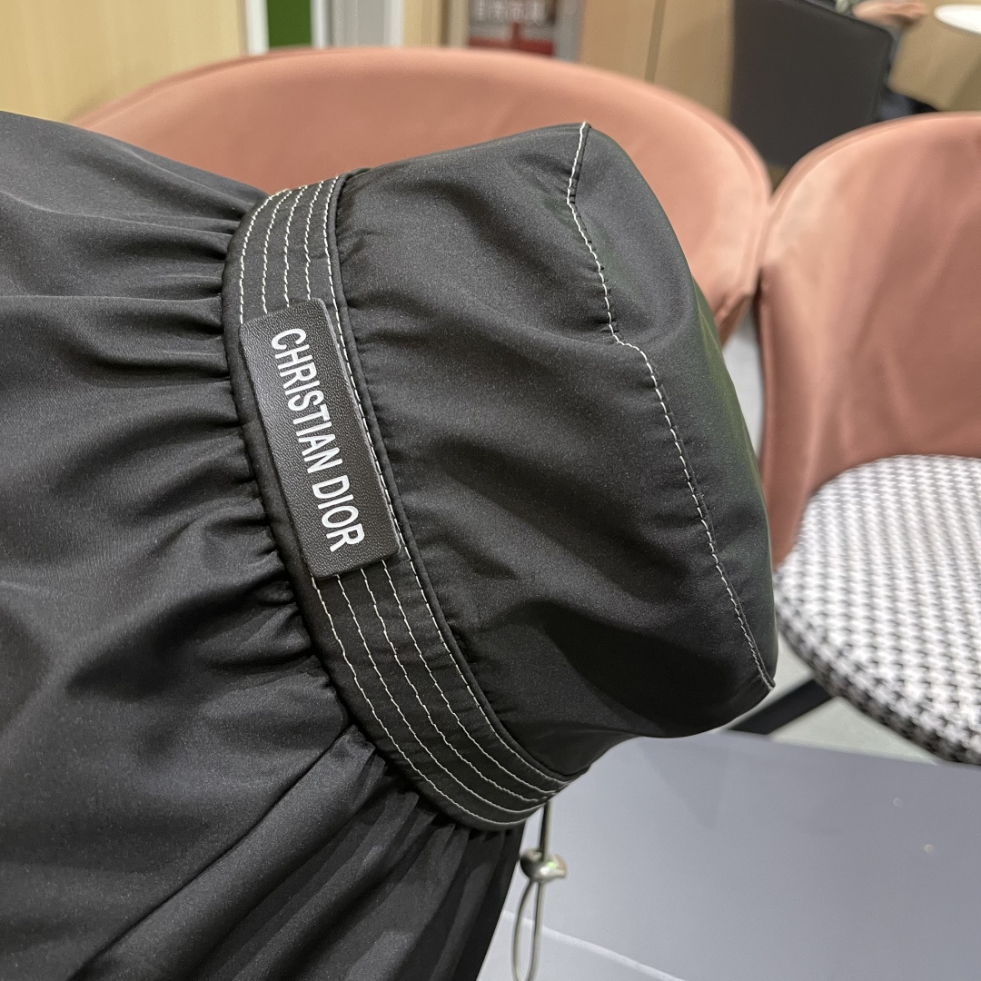 【DIOR迪奥】春夏季新款大帽檐渔夫帽，可折叠很好搭配，出街必备

