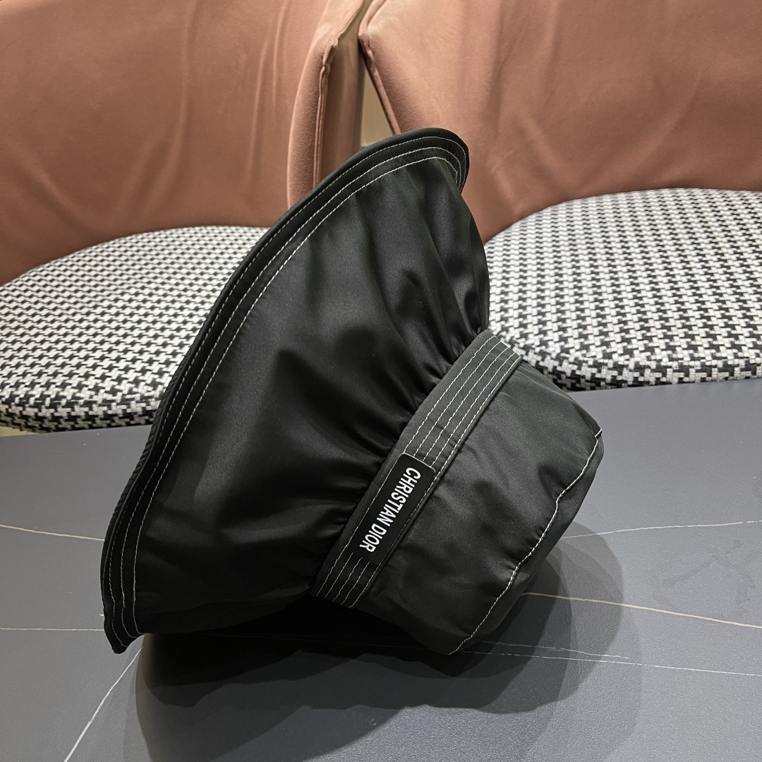 【DIOR迪奥】春夏季新款大帽檐渔夫帽，可折叠很好搭配，出街必备

