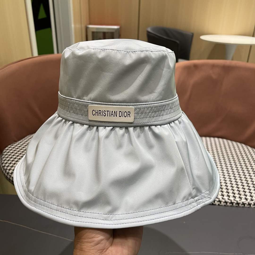 【DIOR迪奥】春夏季新款大帽檐渔夫帽，可折叠很好搭配，出街必备

