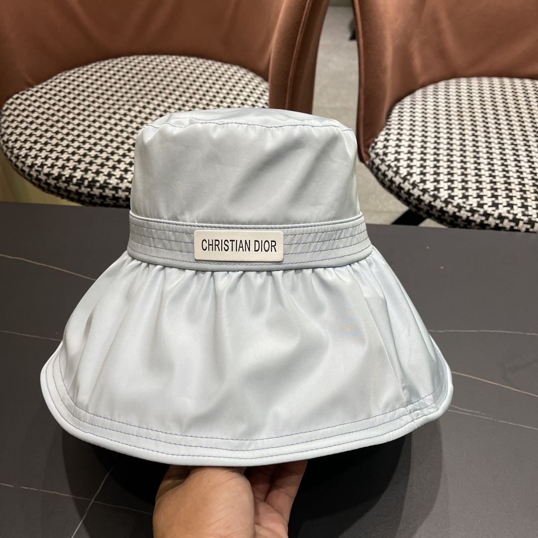 【DIOR迪奥】春夏季新款大帽檐渔夫帽，可折叠很好搭配，出街必备


