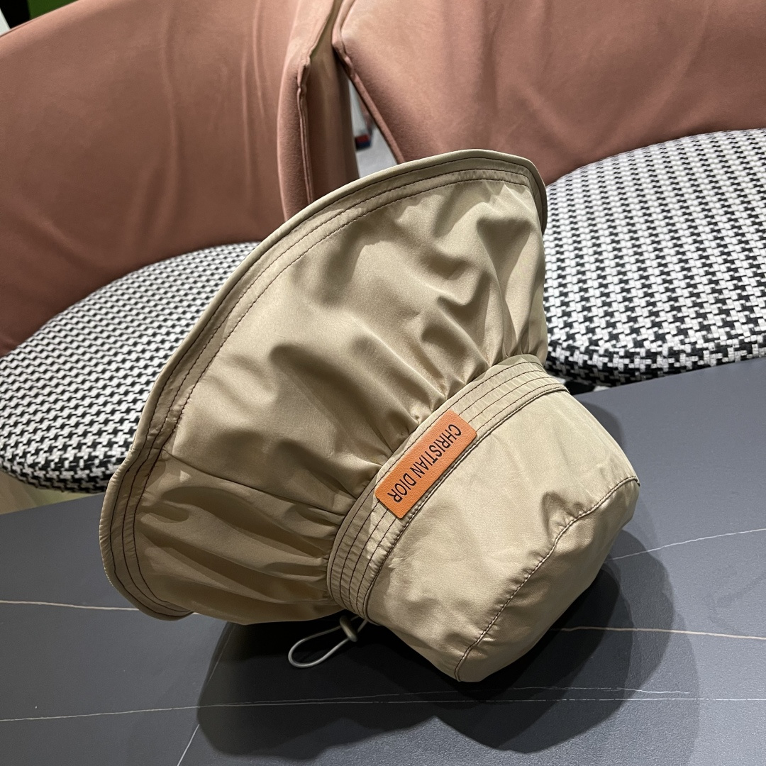 【DIOR迪奥】春夏季新款大帽檐渔夫帽，可折叠很好搭配，出街必备

