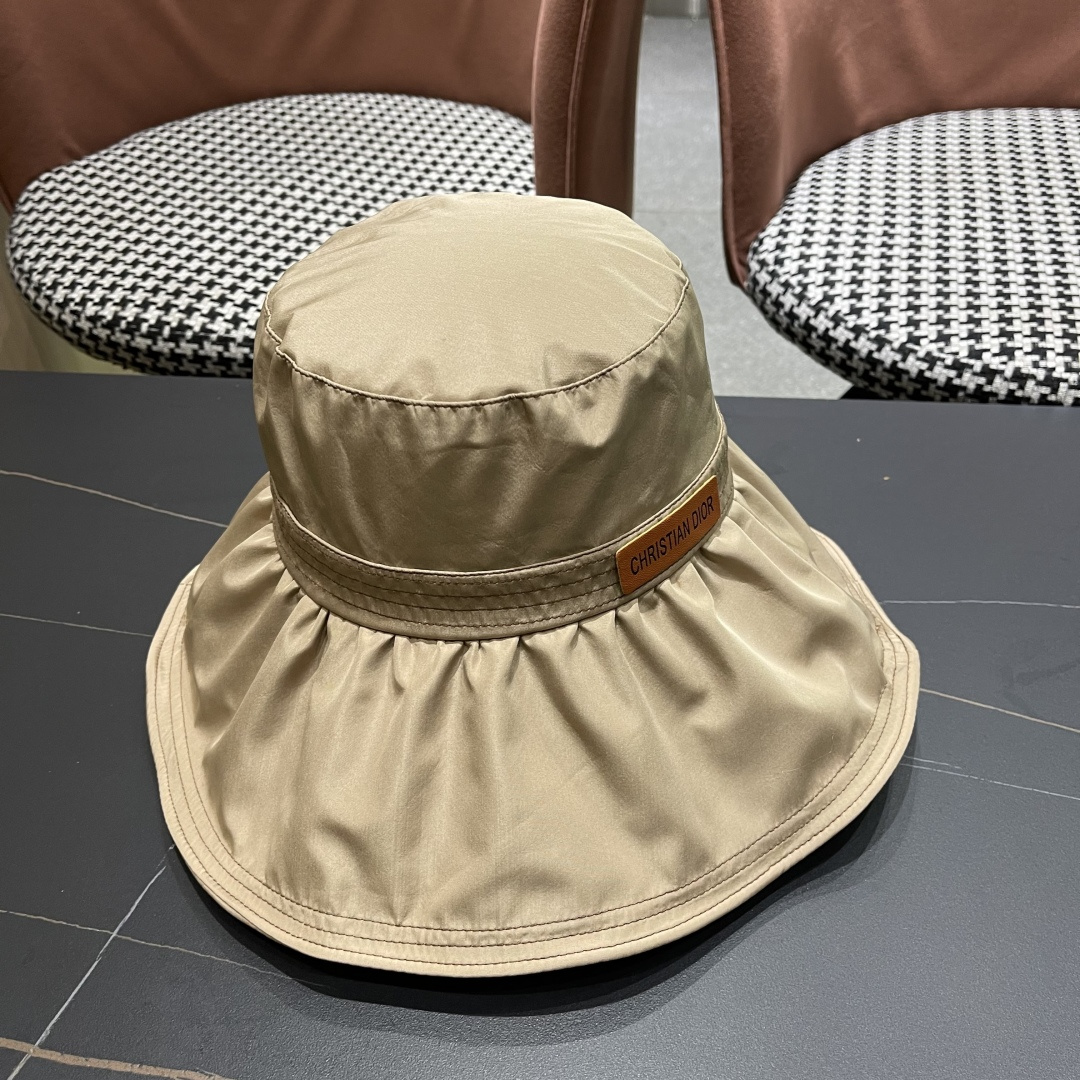【DIOR迪奥】春夏季新款大帽檐渔夫帽，可折叠很好搭配，出街必备

