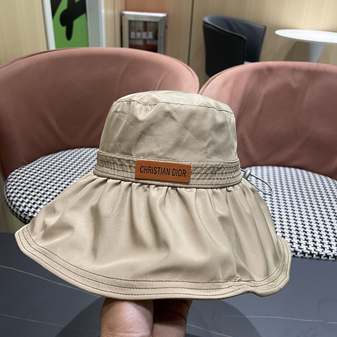 【DIOR迪奥】春夏季新款大帽檐渔夫帽，可折叠很好搭配，出街必备

