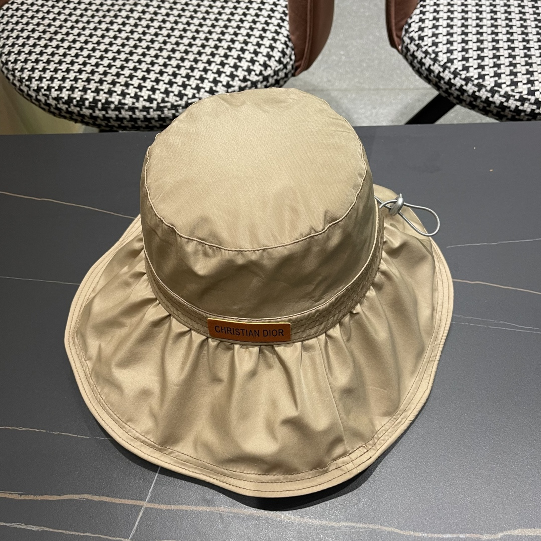【DIOR迪奥】春夏季新款大帽檐渔夫帽，可折叠很好搭配，出街必备

