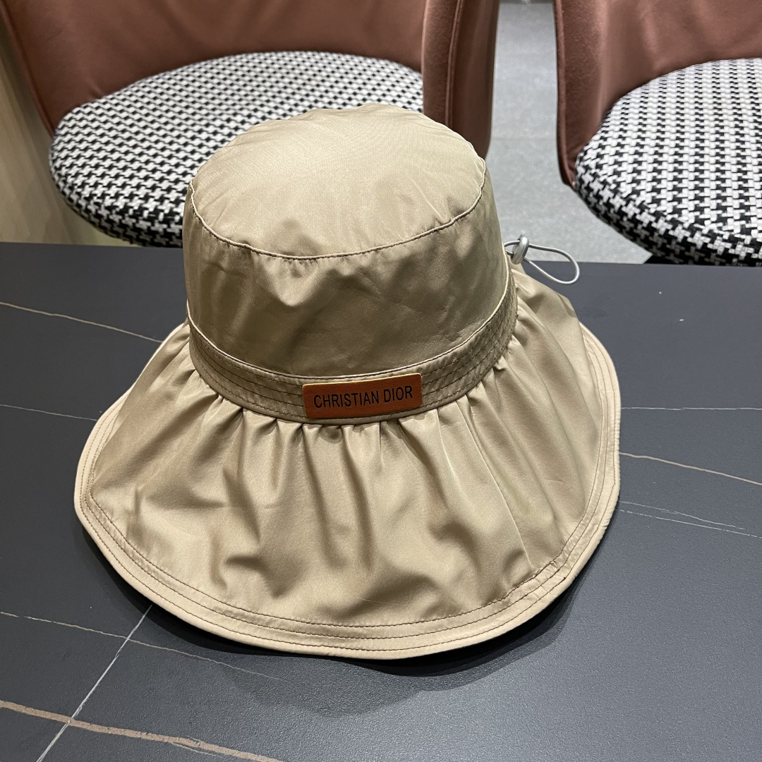 【DIOR迪奥】春夏季新款大帽檐渔夫帽，可折叠很好搭配，出街必备

