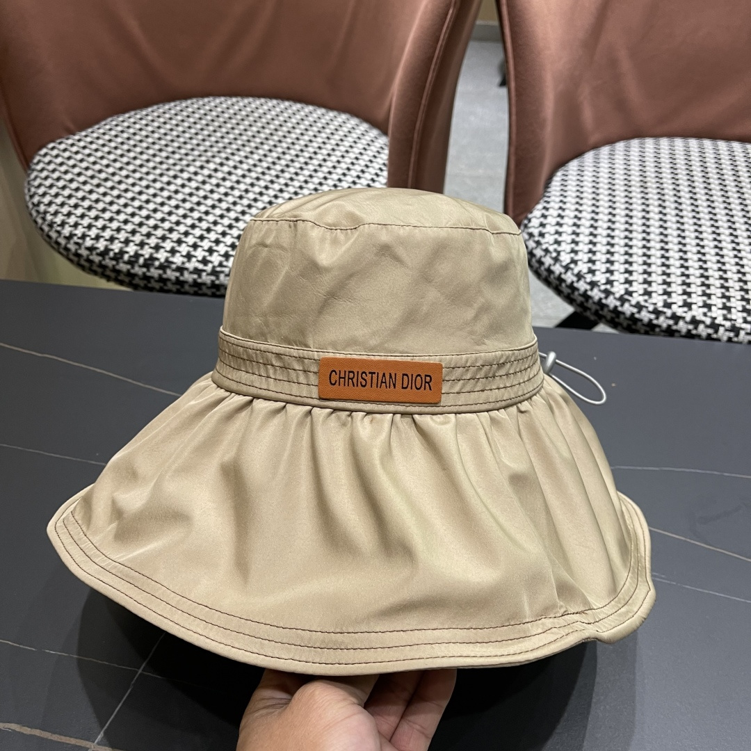 【DIOR迪奥】春夏季新款大帽檐渔夫帽，可折叠很好搭配，出街必备

