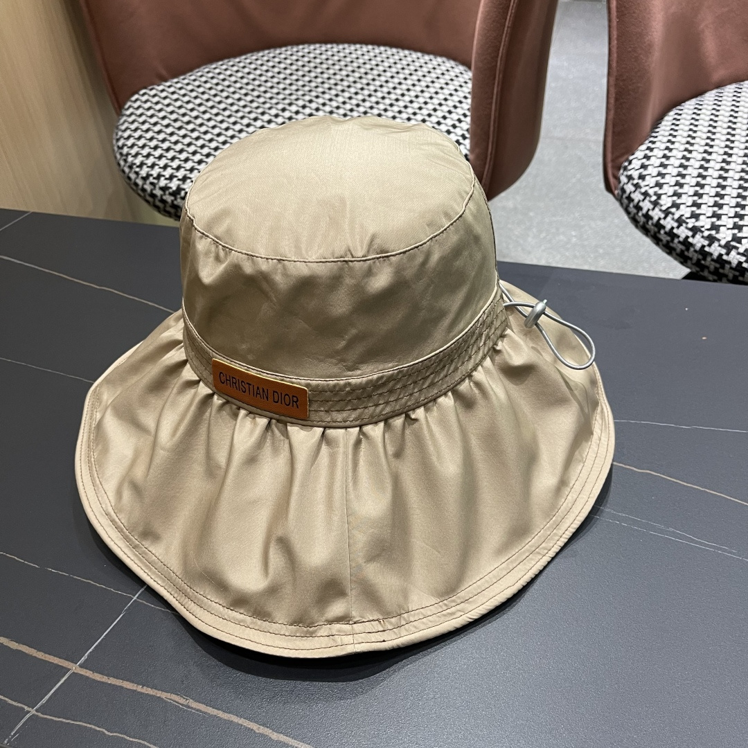 【DIOR迪奥】春夏季新款大帽檐渔夫帽，可折叠很好搭配，出街必备

