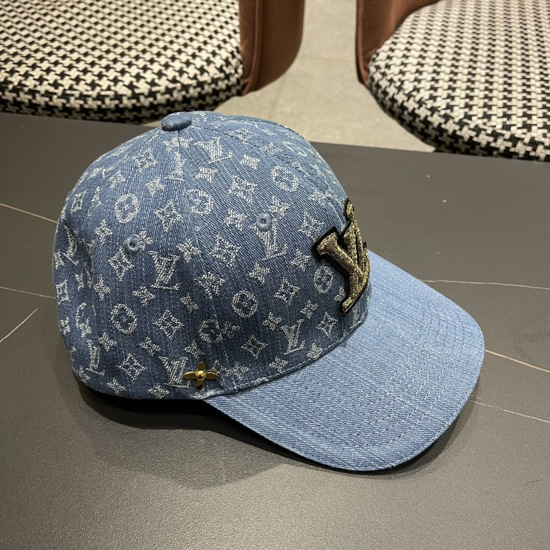  LV(路易威登)新款原单棒球帽，11开模订制，原版牛仔布料，做工细致完美，质量超赞，基础头围56，贴片