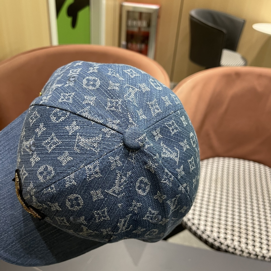  LV(路易威登)新款原单棒球帽，11开模订制，原版牛仔布料，做工细致完美，质量超赞，基础头围56，贴片
