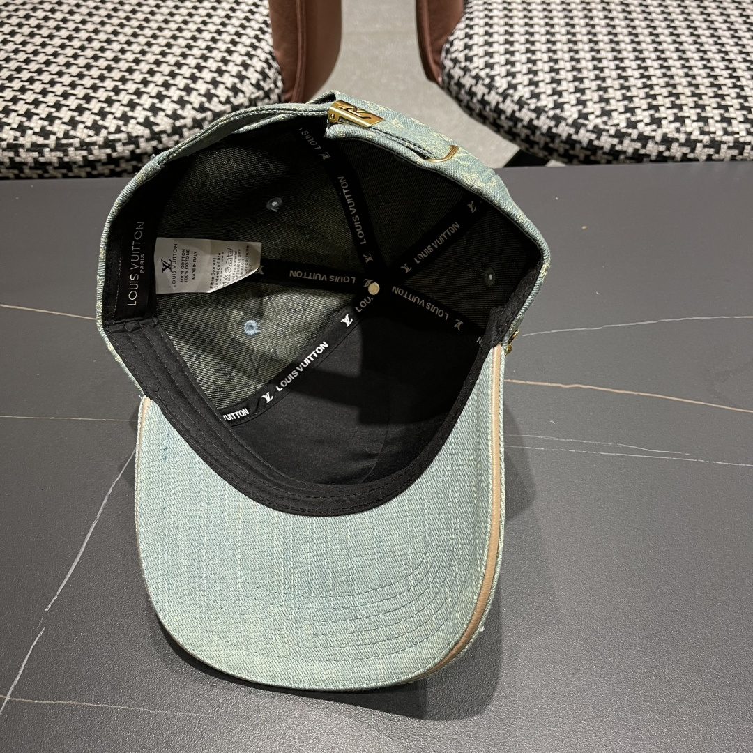  LV(路易威登)新款原单棒球帽，11开模订制，原版牛仔布料，做工细致完美，质量超赞，基础头围56，贴片