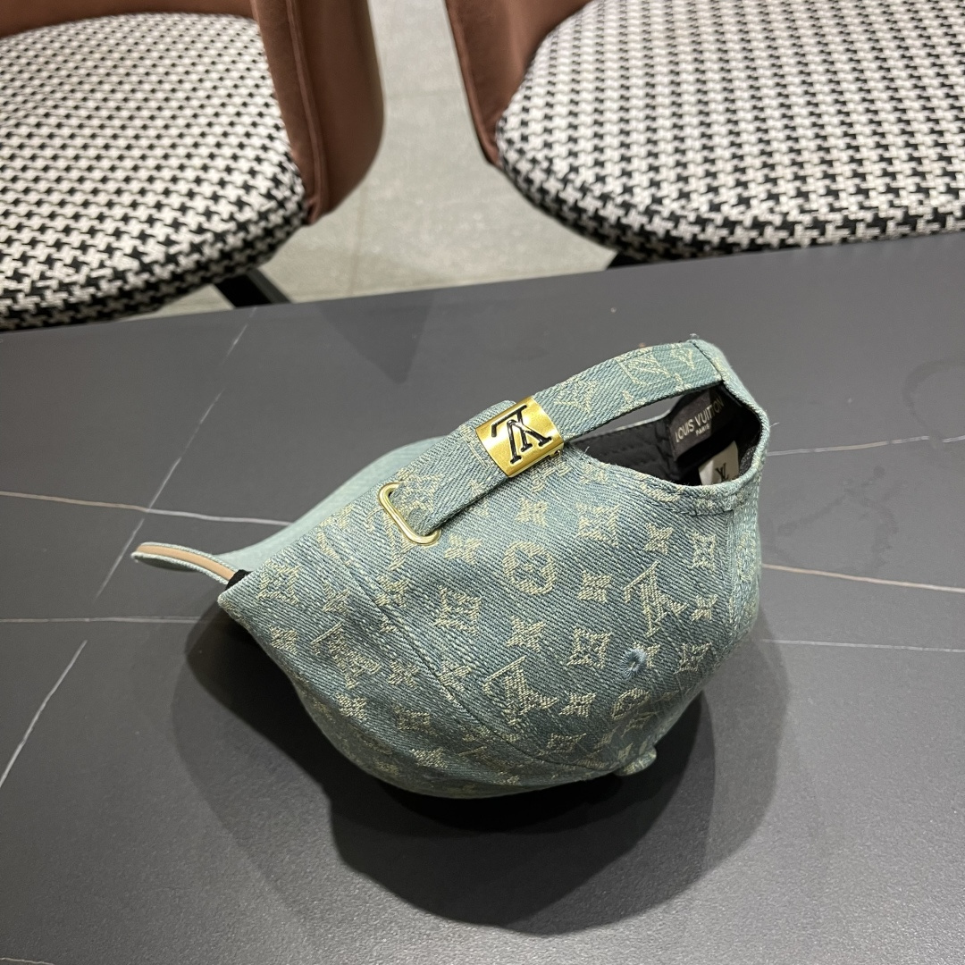  LV(路易威登)新款原单棒球帽，11开模订制，原版牛仔布料，做工细致完美，质量超赞，基础头围56，贴片