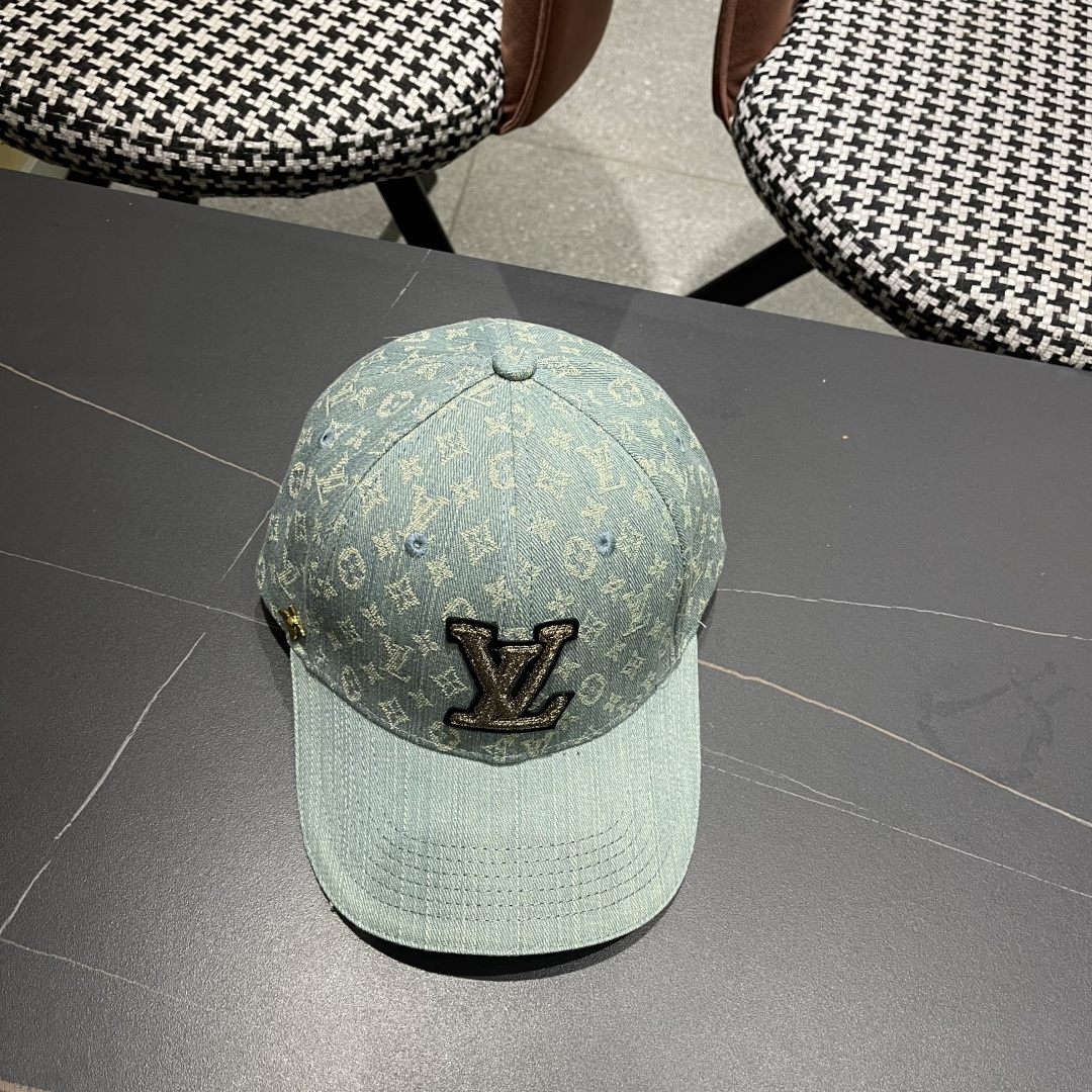  LV(路易威登)新款原单棒球帽，11开模订制，原版牛仔布料，做工细致完美，质量超赞，基础头围56，贴片