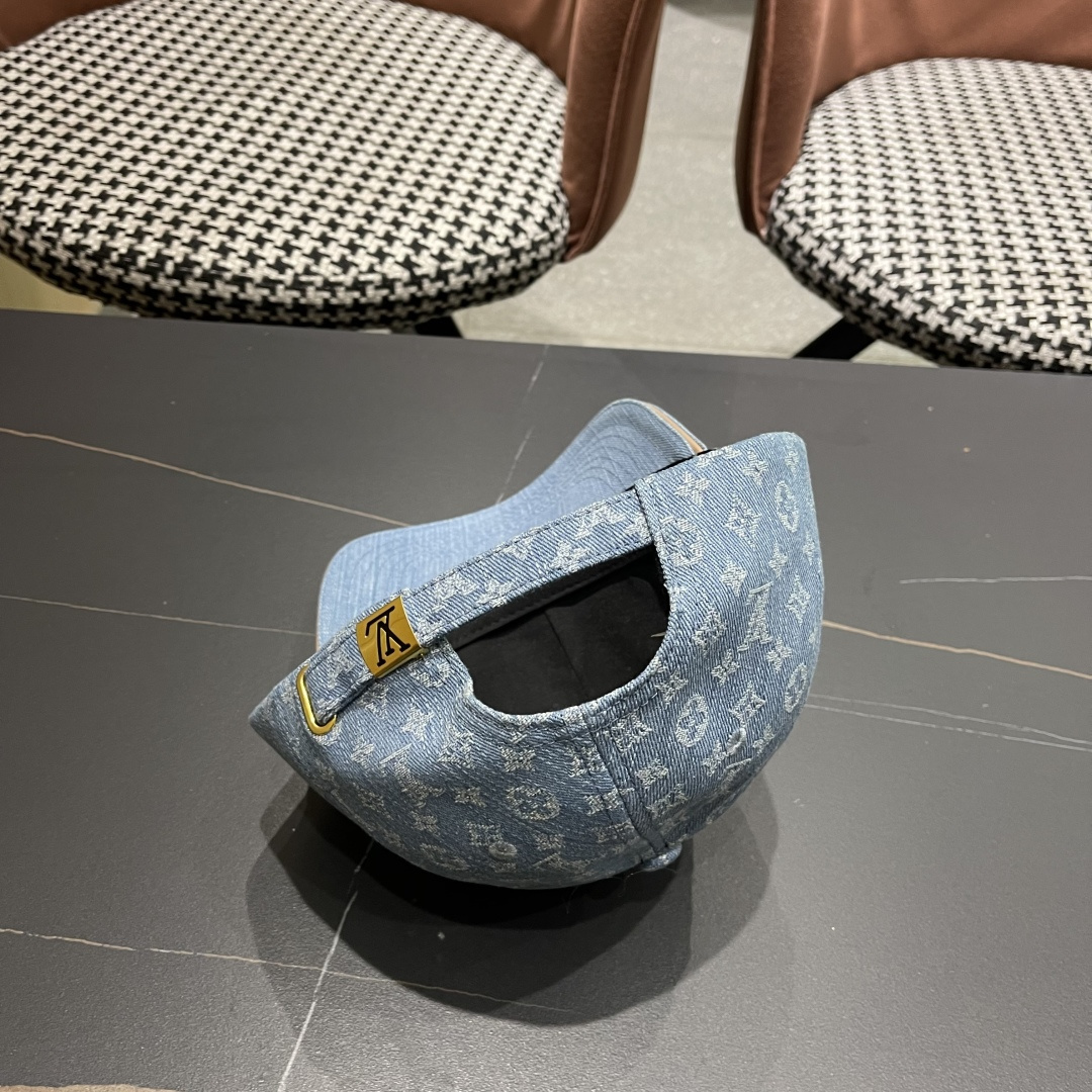  LV(路易威登)新款原单棒球帽，11开模订制，原版牛仔布料，做工细致完美，质量超赞，基础头围56，贴片